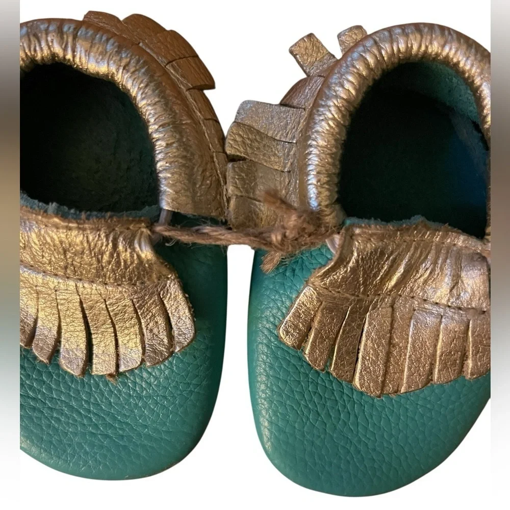 🦶🏼Leather Gold and Teal Moccasins for Babies learning to walk. Size 3-3.5